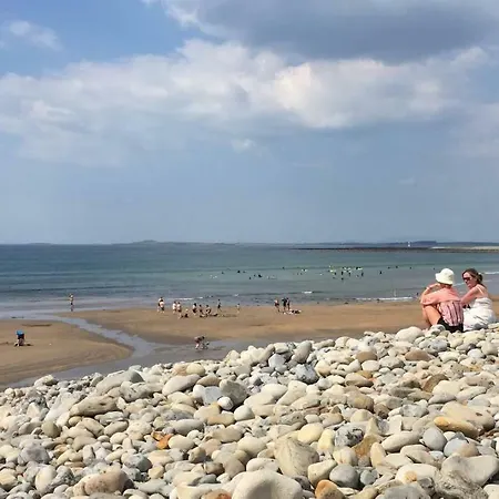 홈스테이 Home, One Minute From The Beach And Pubs 스트랜드힐